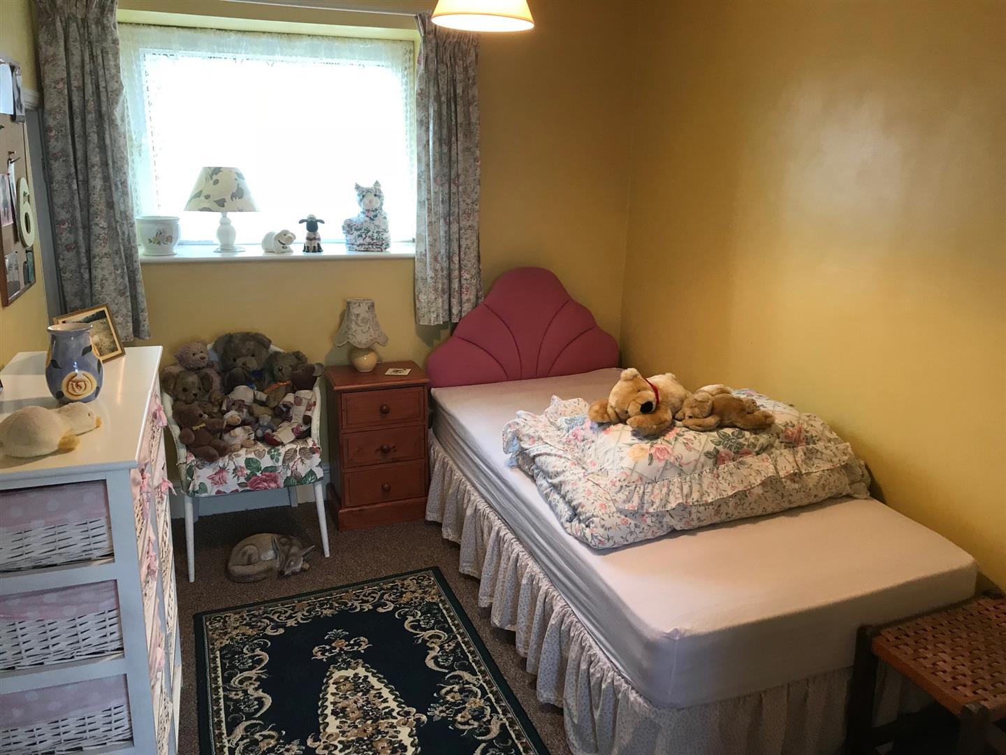 BEDROOM 2